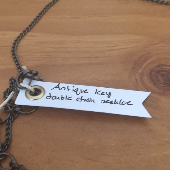 Antique vintage key necklace double chains - Picture 5 of 6